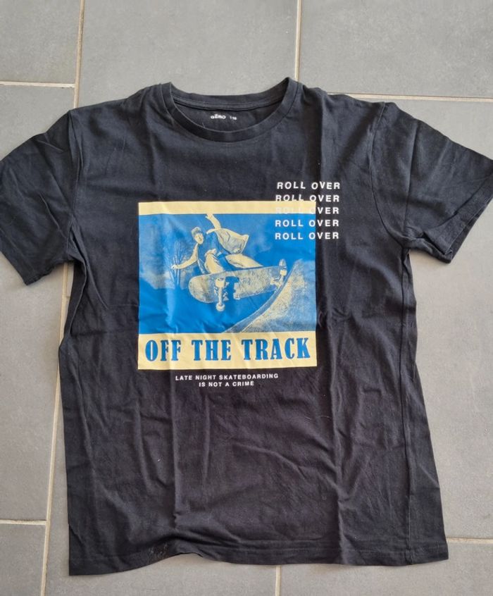 T-shirt garçon 16 ans en parfait état