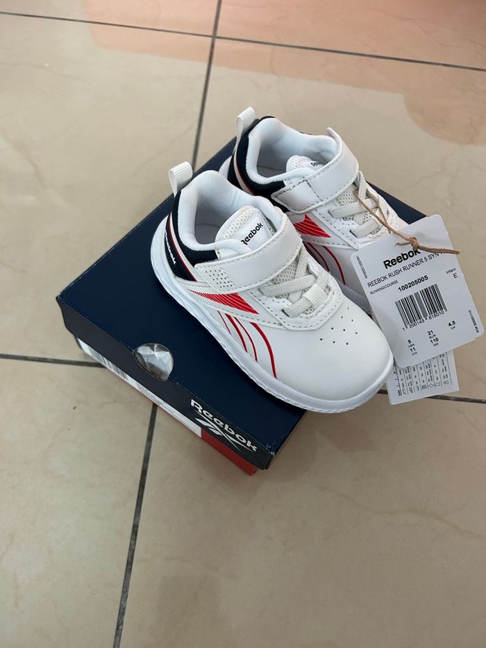 Baskets mixtes marque Reebok taille 21