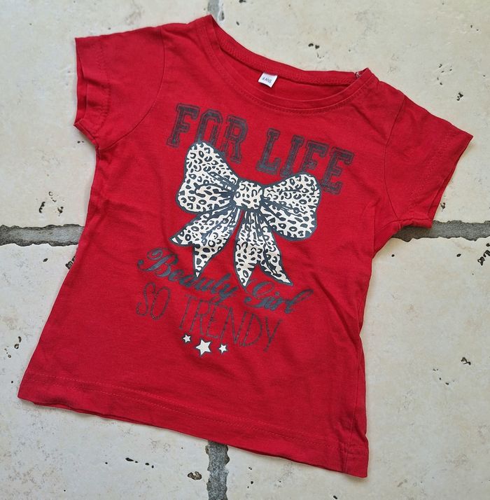 T-shirt rouge et corsaire été fille - 4 ans - photo numéro 2