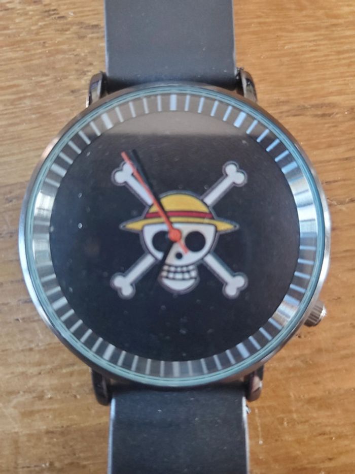 Montre One Pièce poignet.