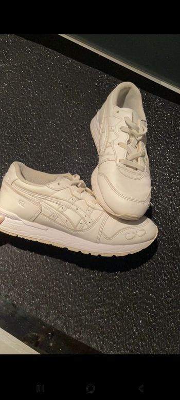 Basket  P  34,5  " ASICS  " TBE