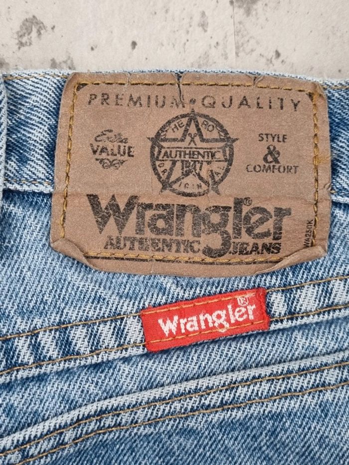 Jeans Wrangler bleu clair – Taille 36x34 Hommes (mesures en photos) - photo numéro 4