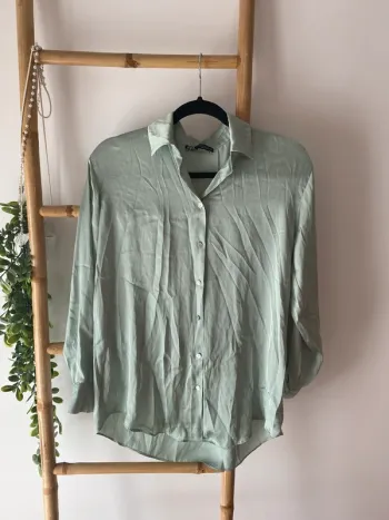 Chemise satinée vert d’eau