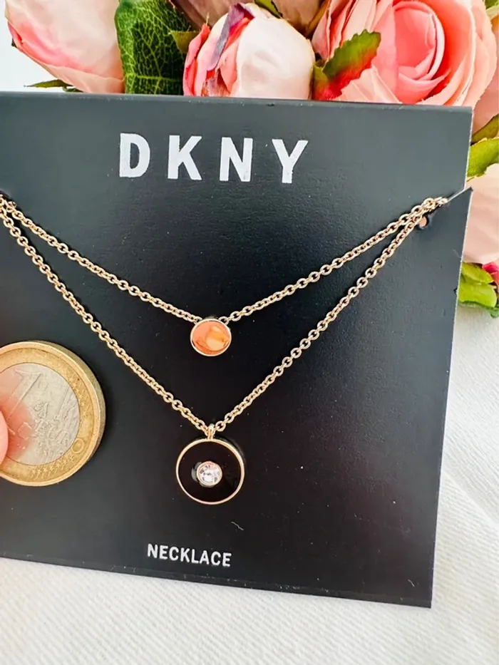🔘Collier DKNY authentique double chaîne, minimaliste chic, logo et cristal - photo numéro 3