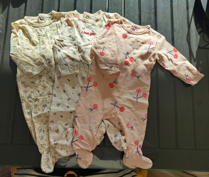Lot 3 pyjamas