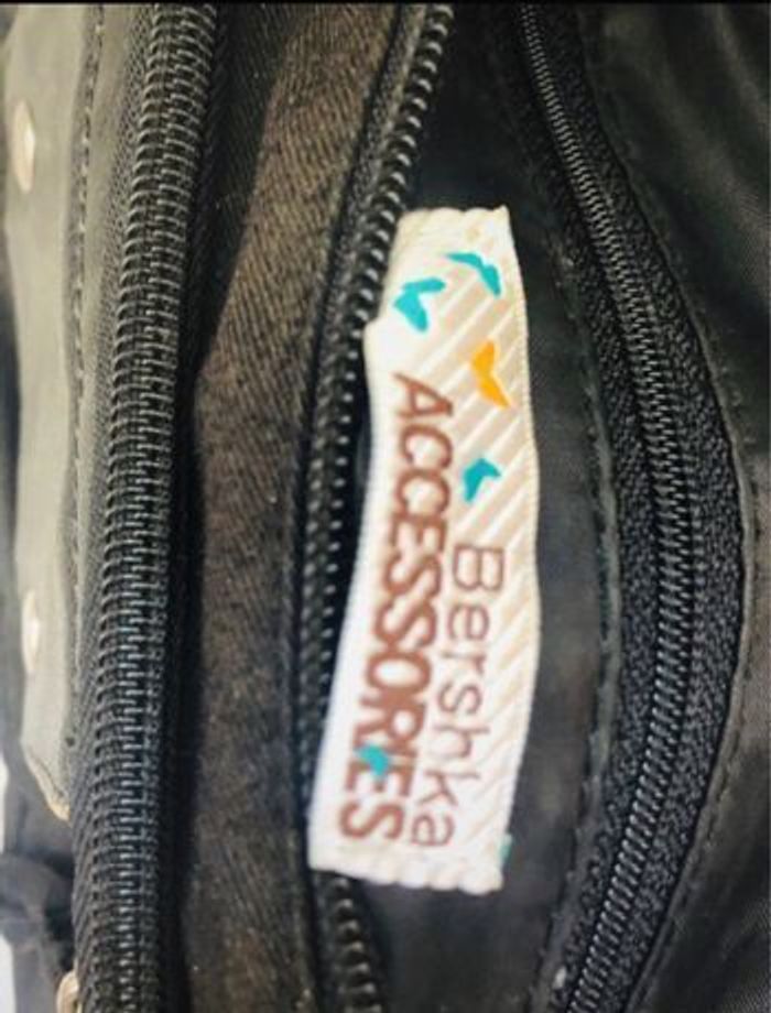 Sac style sacoche bershka avec multi poches noir - photo numéro 4