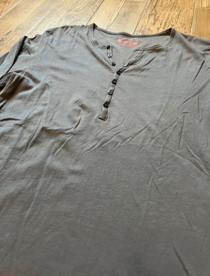 Tee-shirts - photo numéro 2