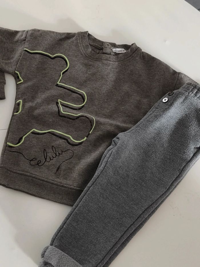 Ensemble gris