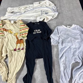 Lot 4 pyjama bodies bébé 6Mois
