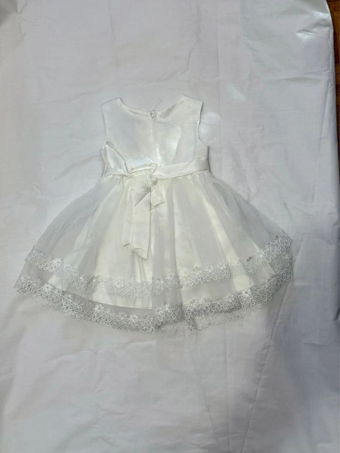 Robe festive pour bébé - photo numéro 2