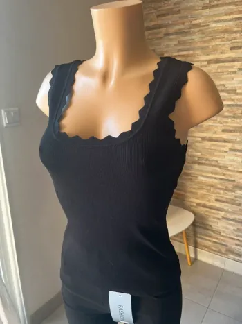 Débardeur noir tendance