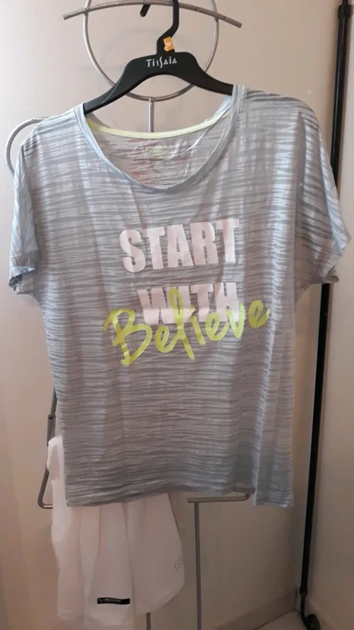 Tee shirt