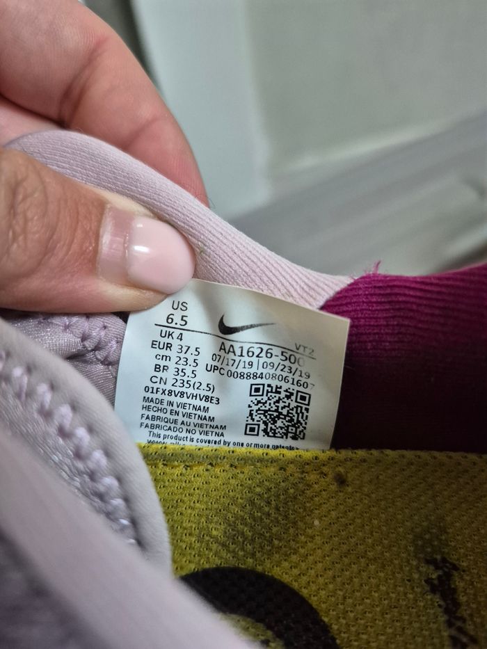 Baskets Nike taille 37,5 - photo numéro 5