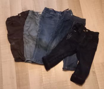 Lot jeans 18 mois