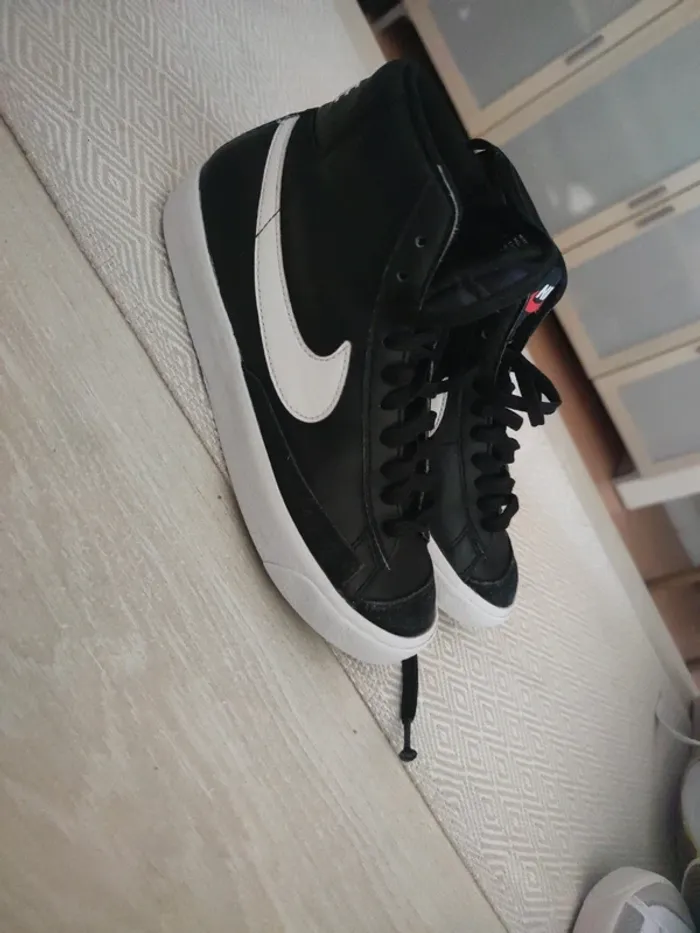 Basket nike noir montante 36,5