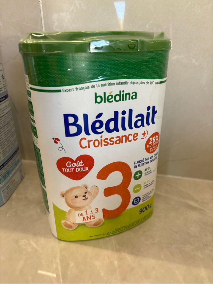 2 boîtes lait croissance 3