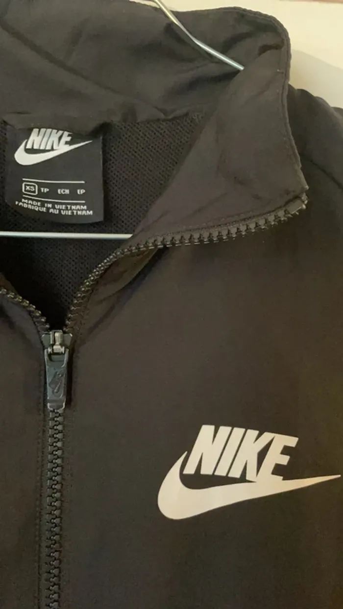 Veste de sport Nike noire - photo numéro 2