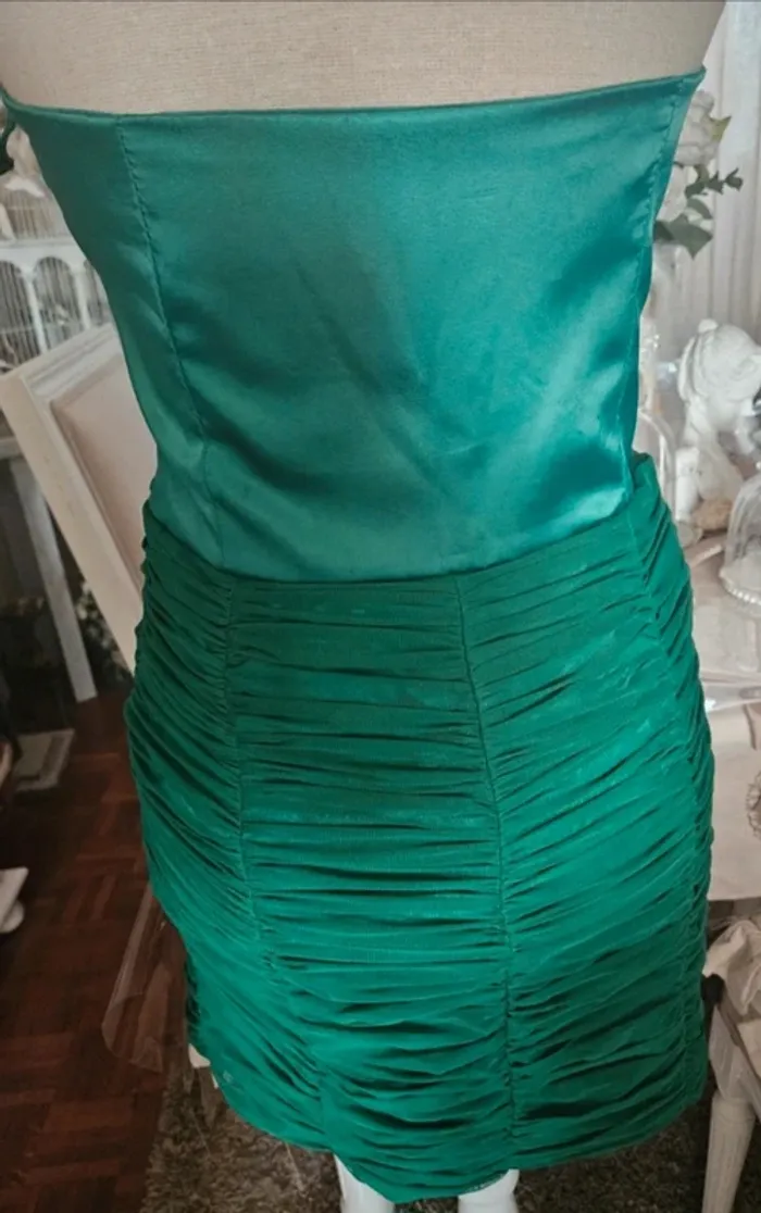 Jolie robe bustier verte boutons de roses Taille 40 ( petit 40 - photo numéro 4
