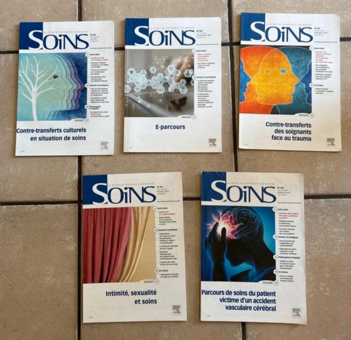 Lot de 5 revues Soins Thèmes soins et santé 📒