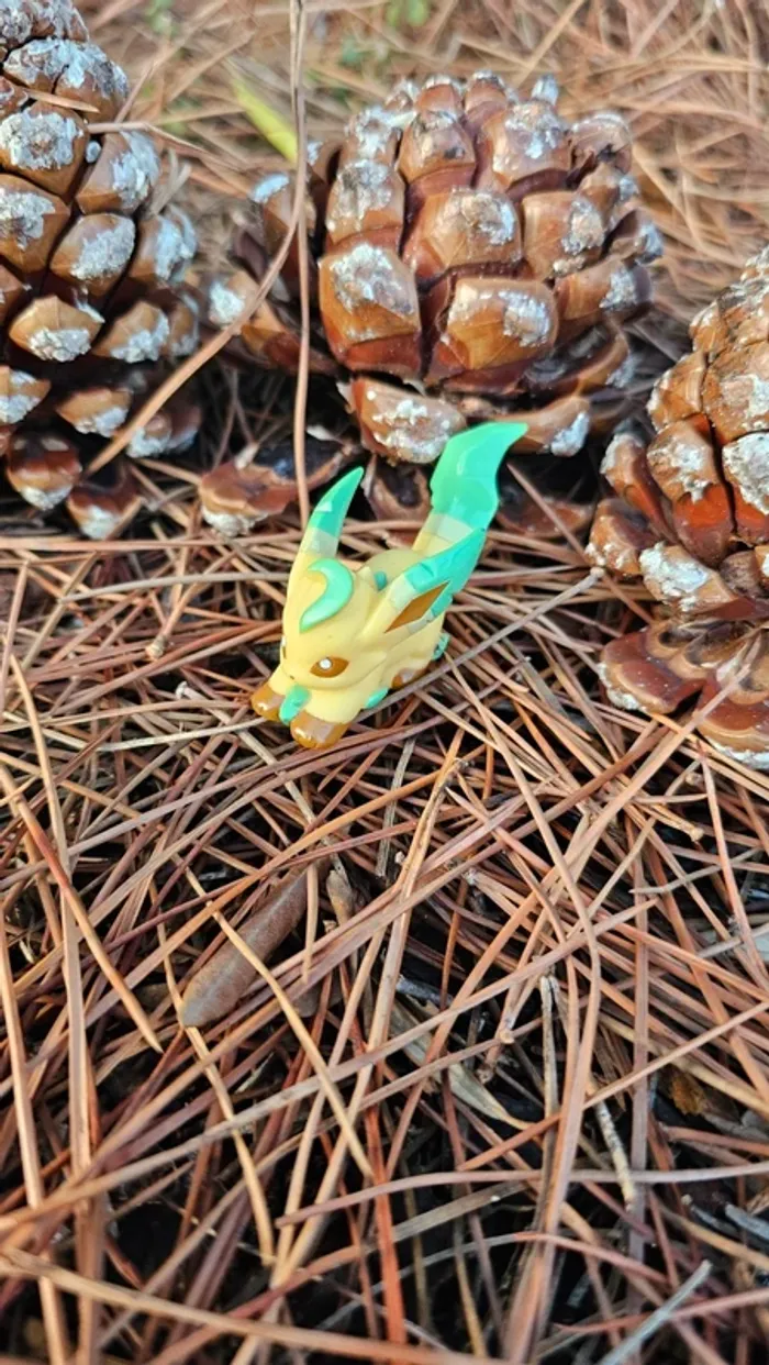 Super figurine Pokemon Nintendo finger puppet Phyllali - photo numéro 2