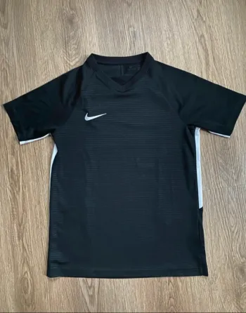 Tee shirt Nike Dri fit 12 ans taille L