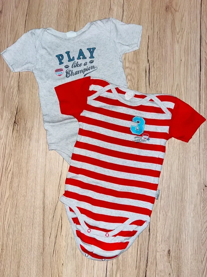 Lot 2 bodys 36 mois manches courtes