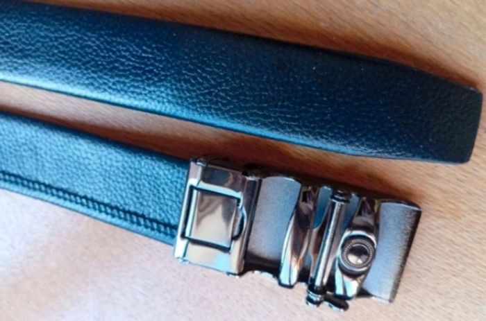 Ceinture en cuir PU à crémaillère - photo numéro 3