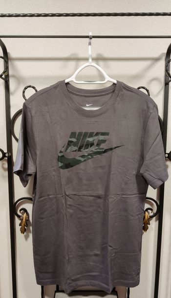 T-shirt Nike