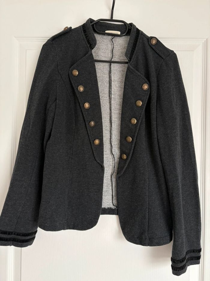 Blazer gris avec épaulettes Cache Cache M très bon état - photo numéro 2