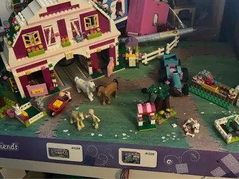 Support LEGO, Friends à la ferme