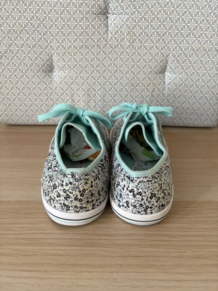 Paire de Baskets Tissu Fleuri "Le Coq Sportif" Taille 37 - photo numéro 5