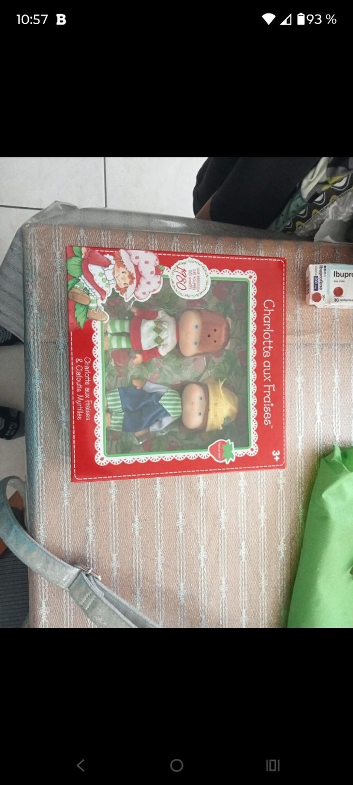 Figurines poupées Charlotte aux fraises