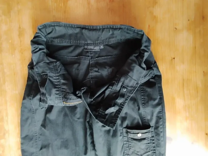 Pantalon cargo de grossesse noir – Kiabi Maman – Taille 38 (M) - photo numéro 4