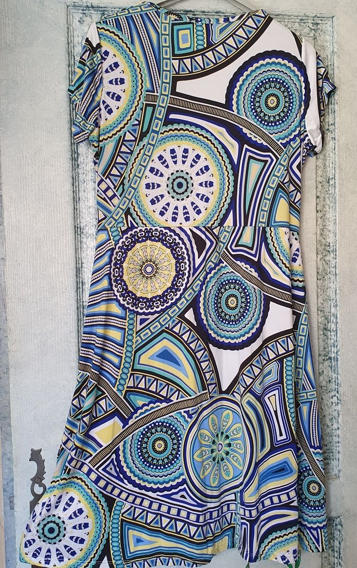 Robe de taille 40/42 - photo numéro 4
