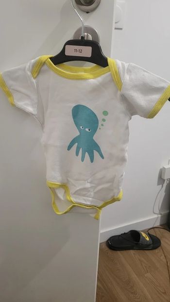 Body bebe 9/12 mois