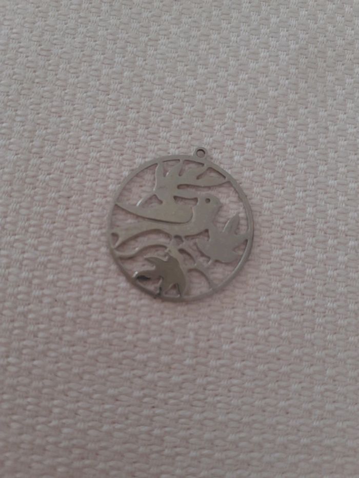 Magnifique pendentif rond très fin - photo numéro 3