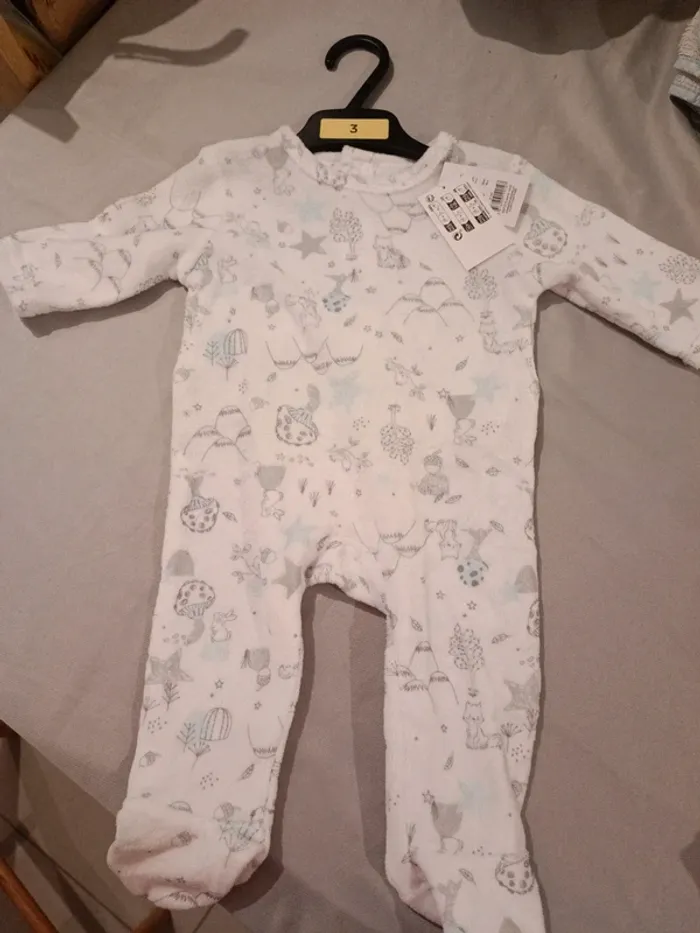 Lot de vêtements 3 mois