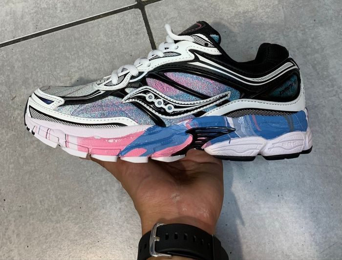 Saucony