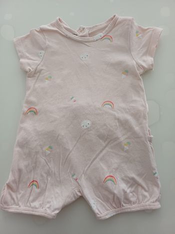 Combishort neuve taille 9 mois