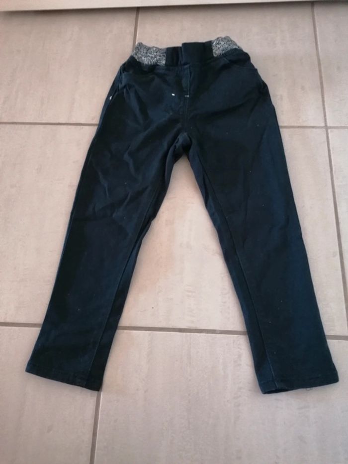 Pantalon porté une ou deux fois excellent état taille 3 ans - photo numéro 2