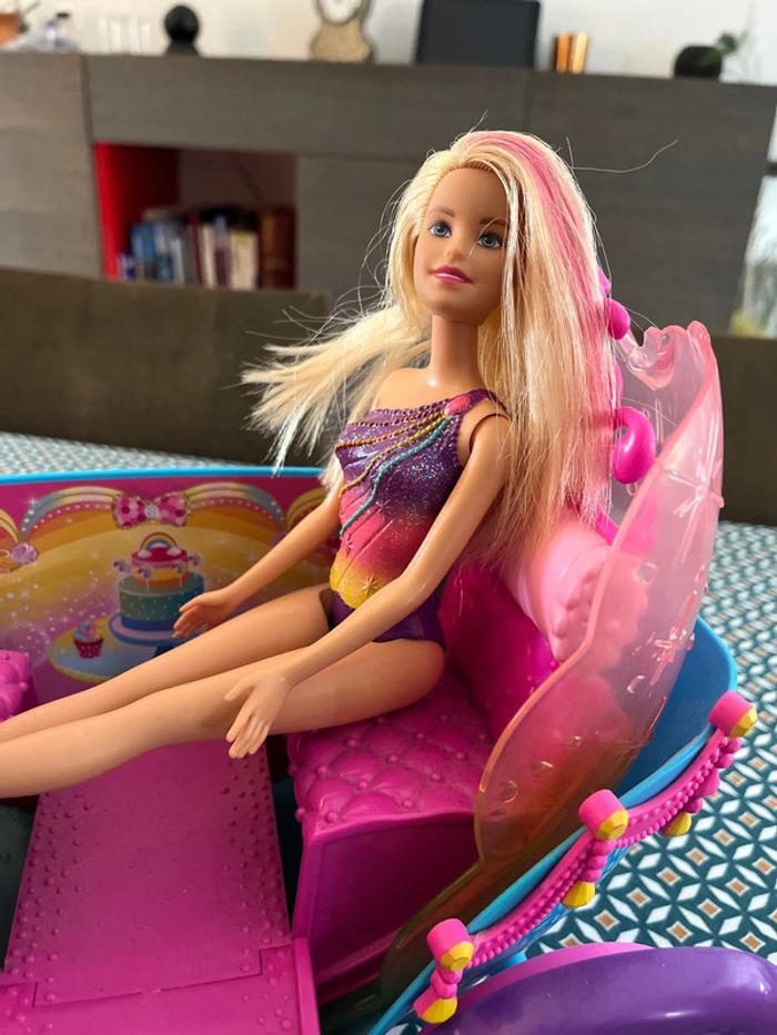 Barbie Carrosse et Princesse Arc en Ciel Magique - photo numéro 2