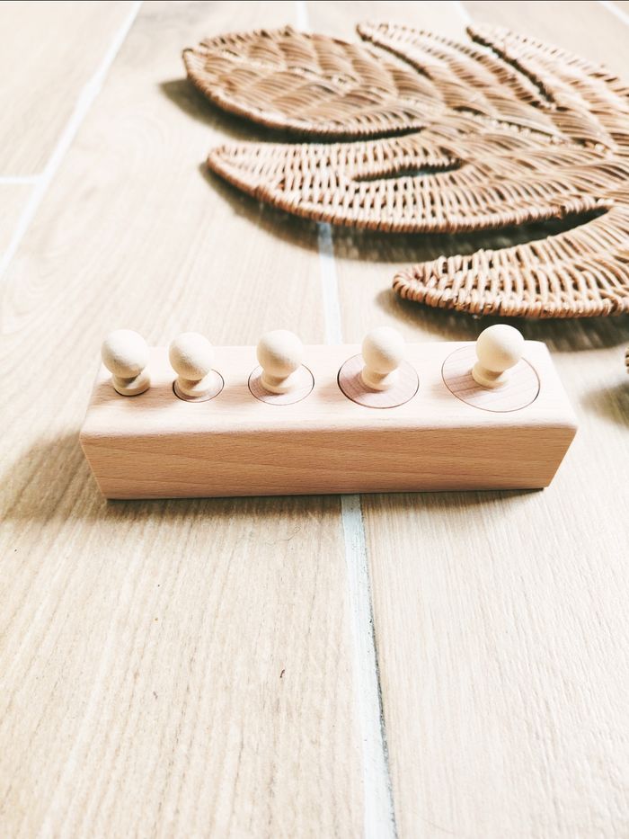 👶Jeu perception dimensionnelle - Bloc cylindres /poids en bois Montessori - photo numéro 2