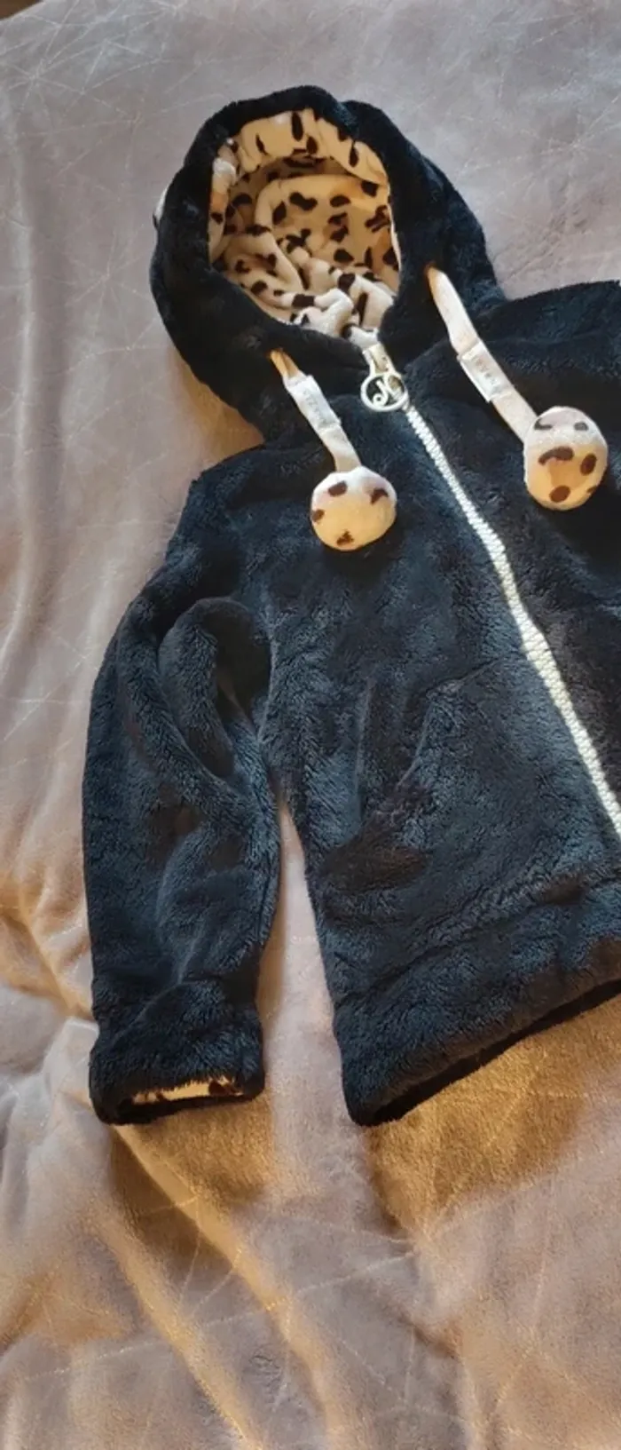 Veste polaire noire motif léopard 🐆 - photo numéro 2
