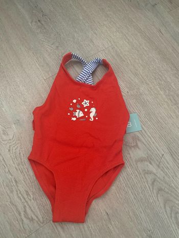 Superbe maillot de bain, une pièce marque Obaibi taille 12 mois neuf