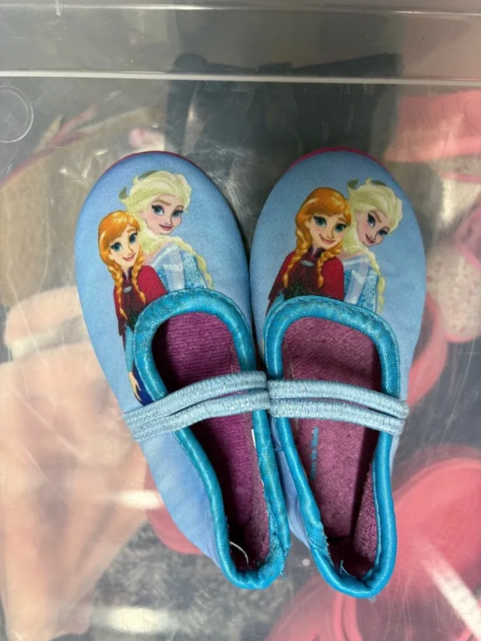 Chaussons reine des neiges 23