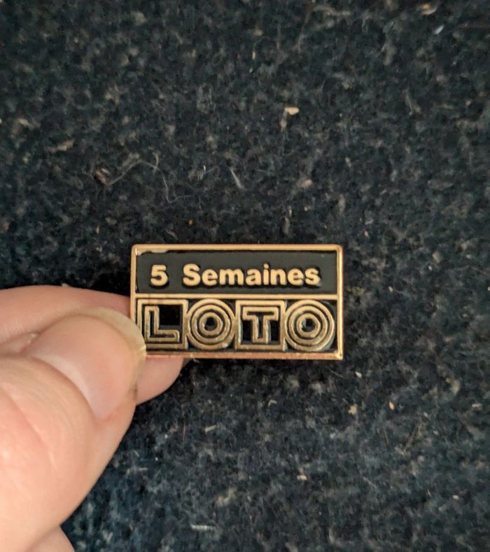 Pins publicitaire Loto