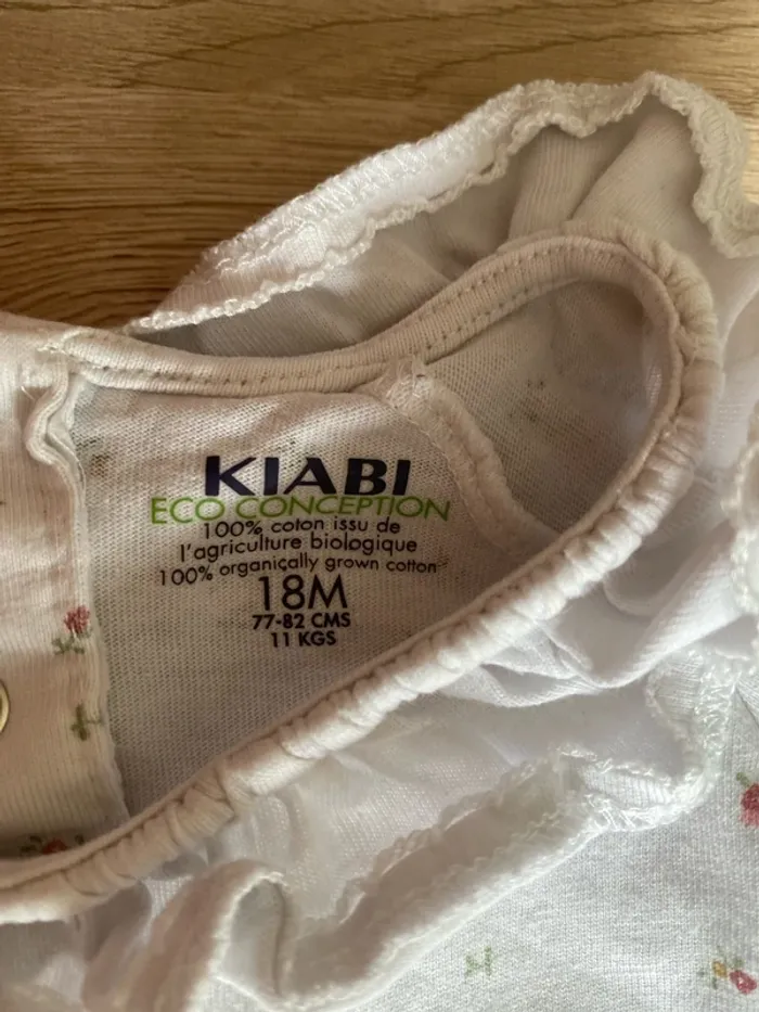 Sous pull blanc col fleur manche longue tissu fleuri bébé fille 18 mois Kiabi - photo numéro 4