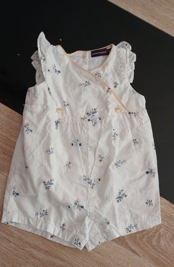 Petite combi pour bébé