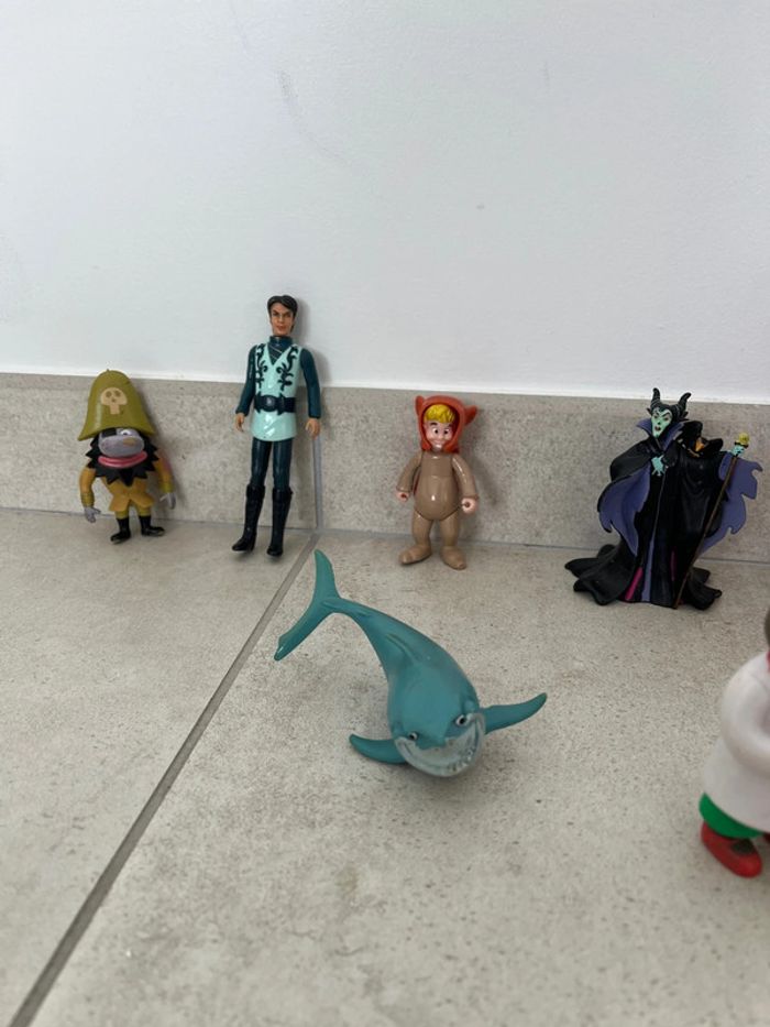 Différentes figurines - photo numéro 2