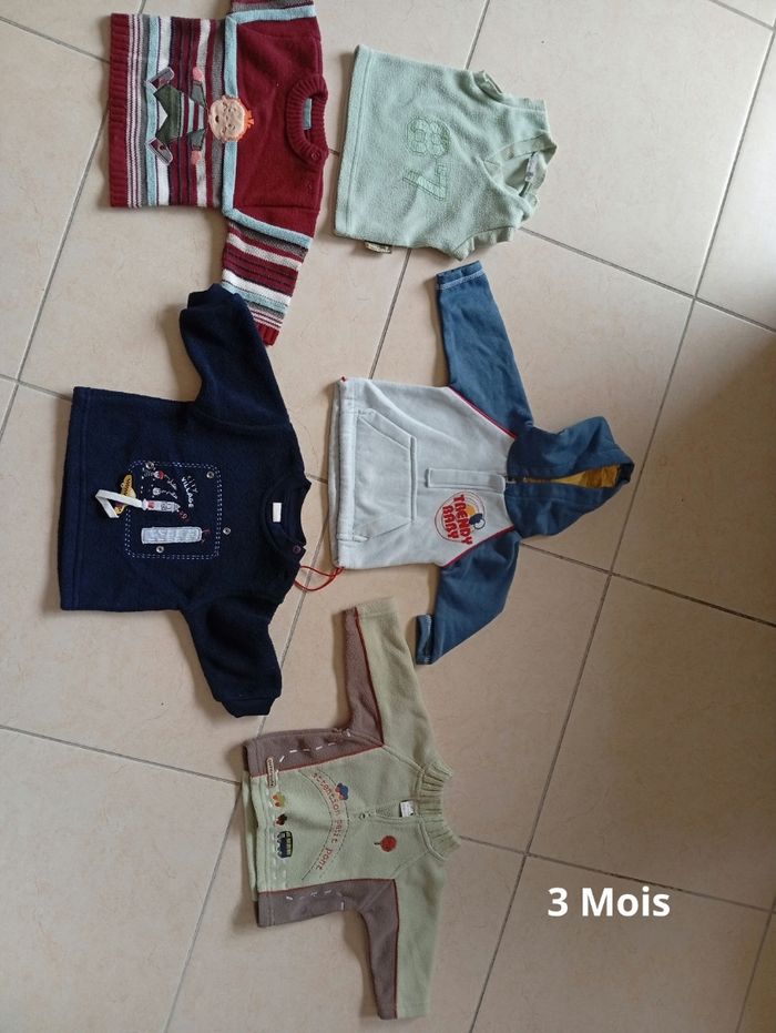 Lot de 5 pulls ou polaires